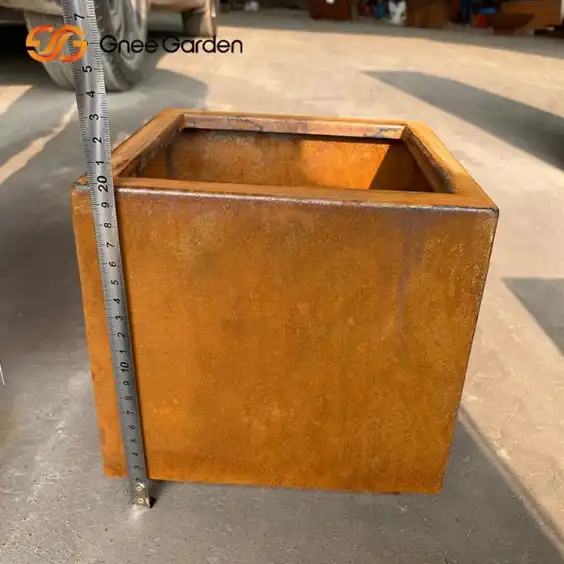 Прямоугольный большой горшок для сада из кортеновской стали image 3