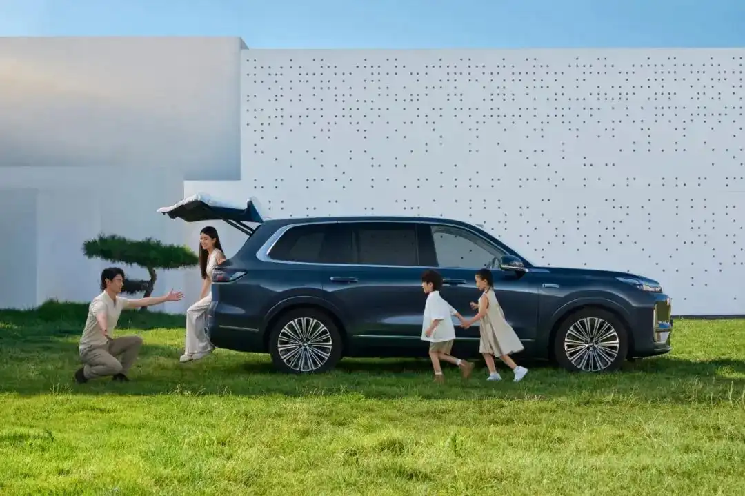 Geely Galaxy M9 дебютирует по цене от 193 800 юаней, полностью укомплектованный флагманскими технологиями image