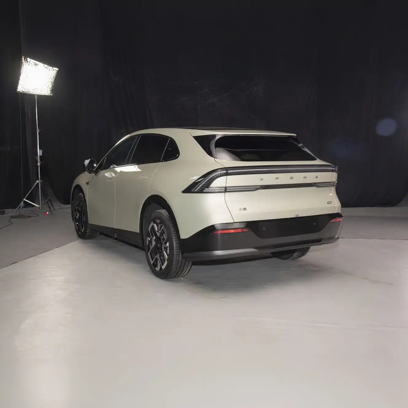 2025 Xpeng G7 SUV image 4