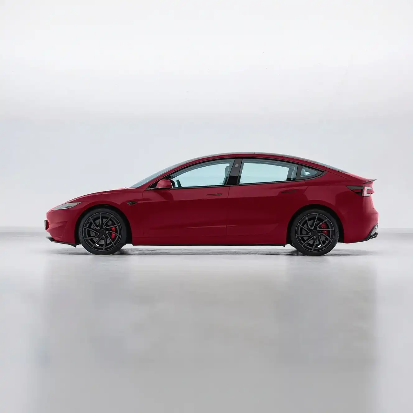 Tesla Model 3 2025 года image 5