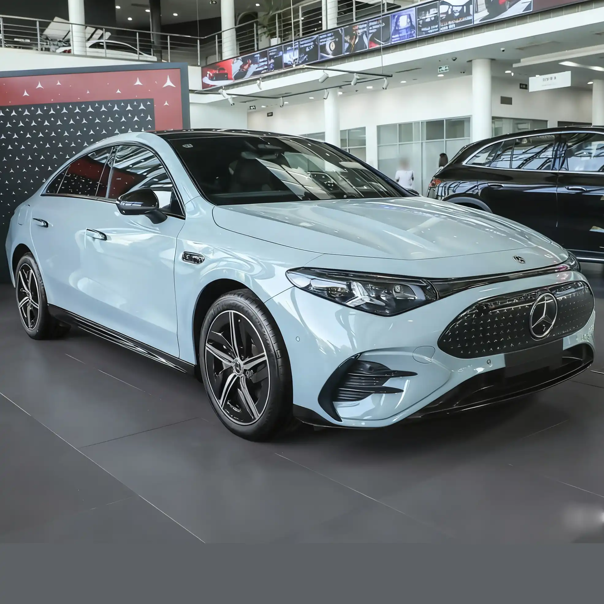 Совершенно новый Mercedes-Benz CLA с полностью электрическим приводом image