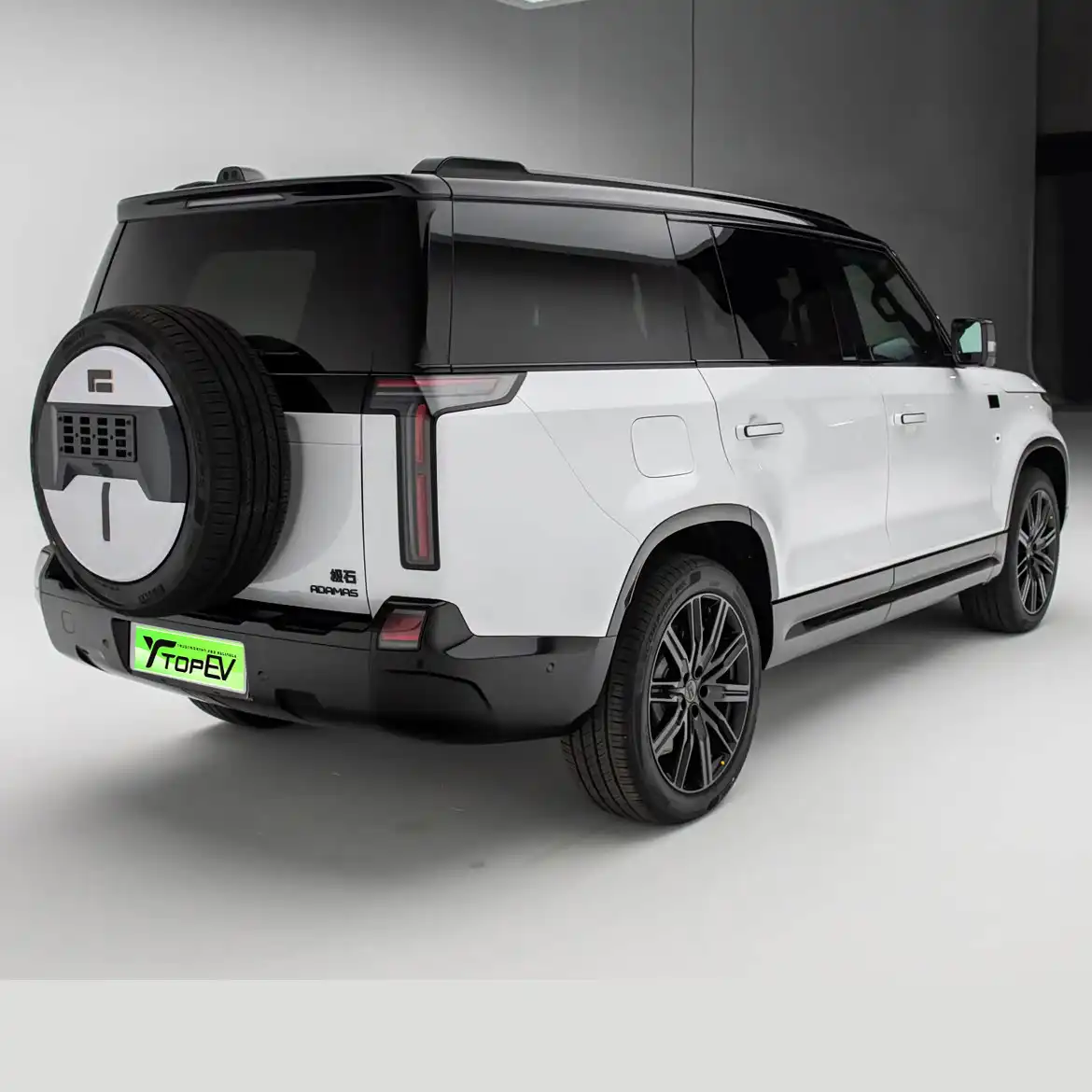 ROX ADAMAS 2026 — роскошный SUV image 3