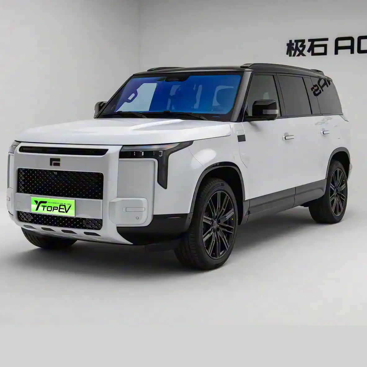 ROX ADAMAS 2026 — роскошный SUV image 6